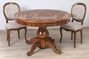 Sedia classica artigianale in legno massello di noce con seduta e schienale tappezzati